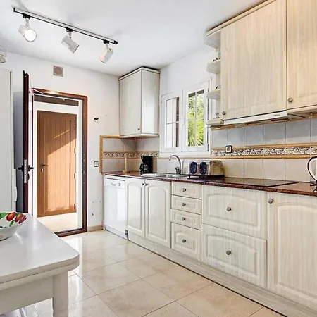 Victoria By Escapehome *