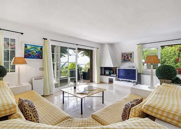 Victoria By Escape Villa Binibeca