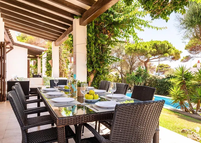 Victoria By Escape *